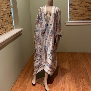 Boutique Maxi Length Kimono In A Embossed Floral and Bird Design One Size
